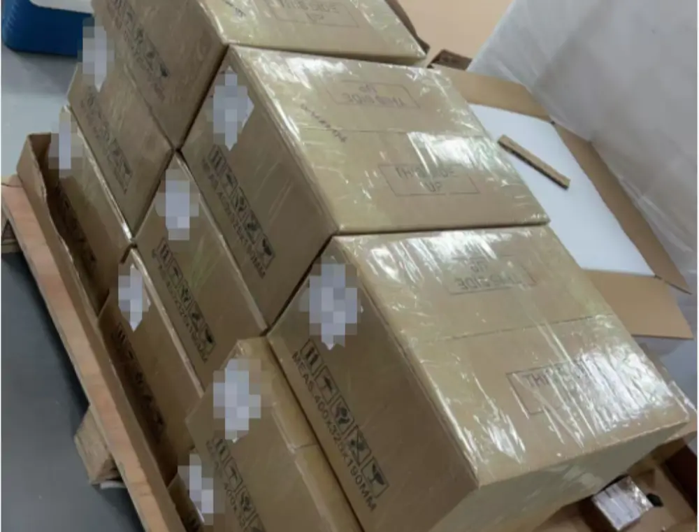 CATL 93Ah Battery and Accessories Packaging